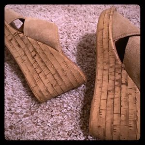 Mila Paoli wedge slip ons